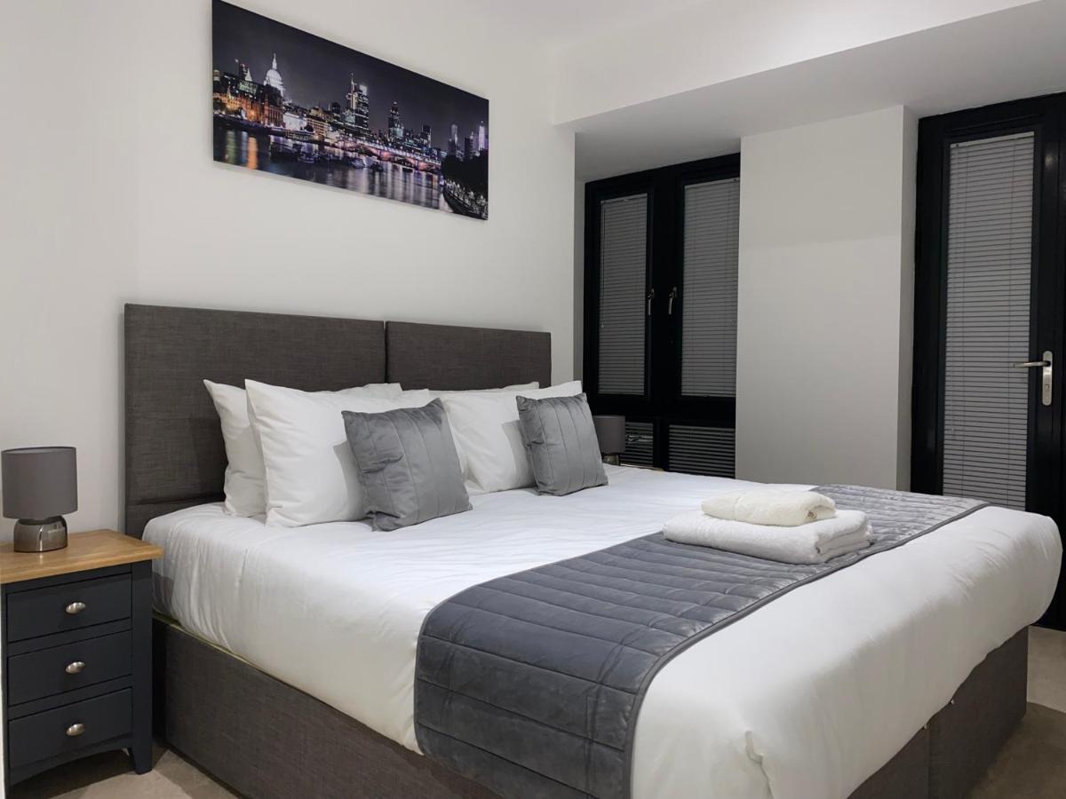 Roomotel - Broadoaks Apartments Solihull Exteriér fotografie