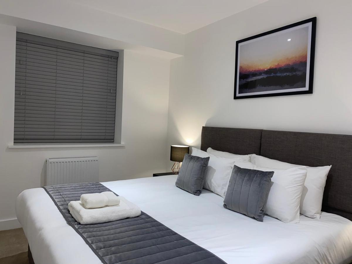 Roomotel - Broadoaks Apartments Solihull Exteriér fotografie